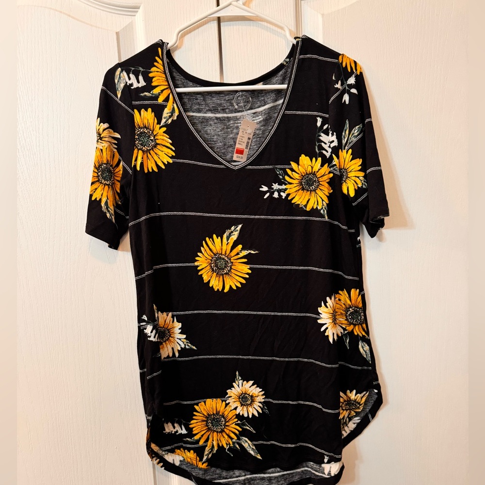 Maurice’s size small . NWT.